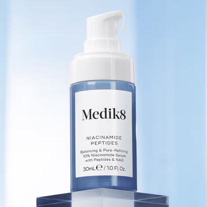 Medik8 Niacinamide Peptides kalmerend gezichtsserum tegen onzuiverheden